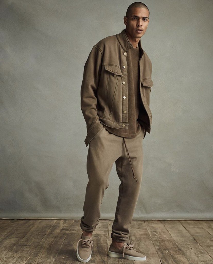 Legendarymx_'s tweet photo. #theseventhcollection de @fearofgod por @JERRYlorenzo ya se encuentra disponible. ๐คฏ Se trata de 70 looks que buscan trascender durante esta nueva era. โจ
Les compartimos algunos de ellos ๐๐ป https://t.co/D3oNTXKbyI