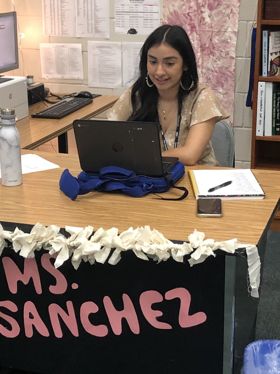 KOSullivanLDISD's tweet image. Building relationships &amp;amp; kicking off a great #cfbfirstday 20-21! Polk teachers #LeadTheWay in connecting with @PolkMSPanthers! @CFBISD @DrChapmanCFBISD