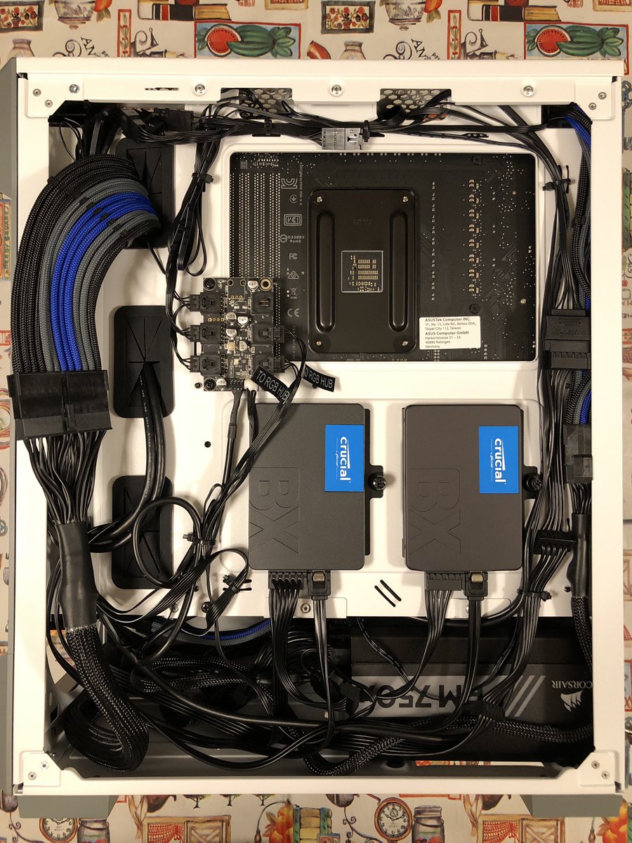 HKPiax's tweet photo. @bitwitkyle @JayzTwoCents 220T Airflow,
3800x,
B550-E Gaming,
2070S FE,
Vengeance RGB PRO at 3600MHz C18,
H115i RGB Platinum,
RM750x,
2 Crucial BX500 (2tb + 120gb) sata SSD and 1 Sabrent M.2 NVMe (1tb)

Top two fans are off to maintain positive pressure (not PWM) and kick in only when CPU heats up. https://t.co/Wezlz0iJXo