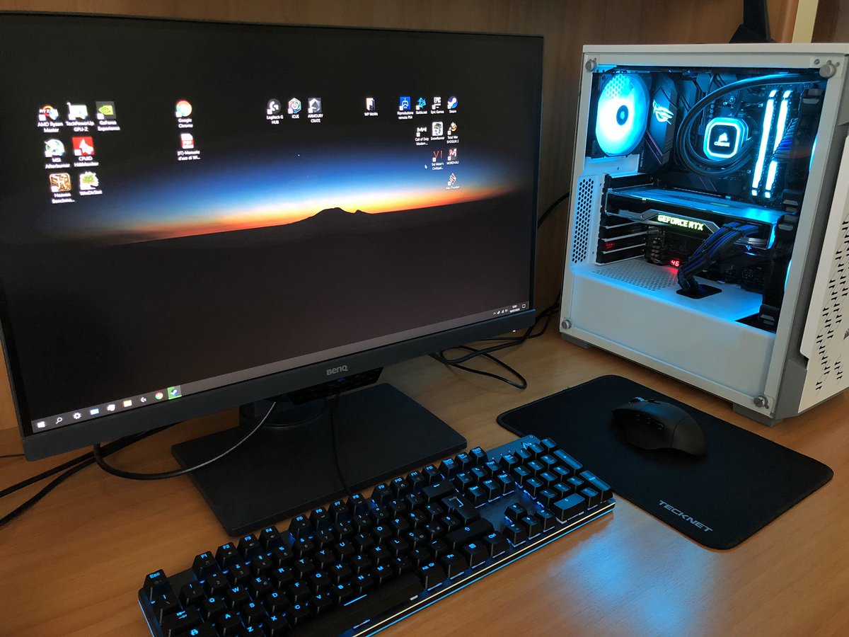 HKPiax's tweet photo. @bitwitkyle @JayzTwoCents 220T Airflow,
3800x,
B550-E Gaming,
2070S FE,
Vengeance RGB PRO at 3600MHz C18,
H115i RGB Platinum,
RM750x,
2 Crucial BX500 (2tb + 120gb) sata SSD and 1 Sabrent M.2 NVMe (1tb)

Top two fans are off to maintain positive pressure (not PWM) and kick in only when CPU heats up. https://t.co/Wezlz0iJXo