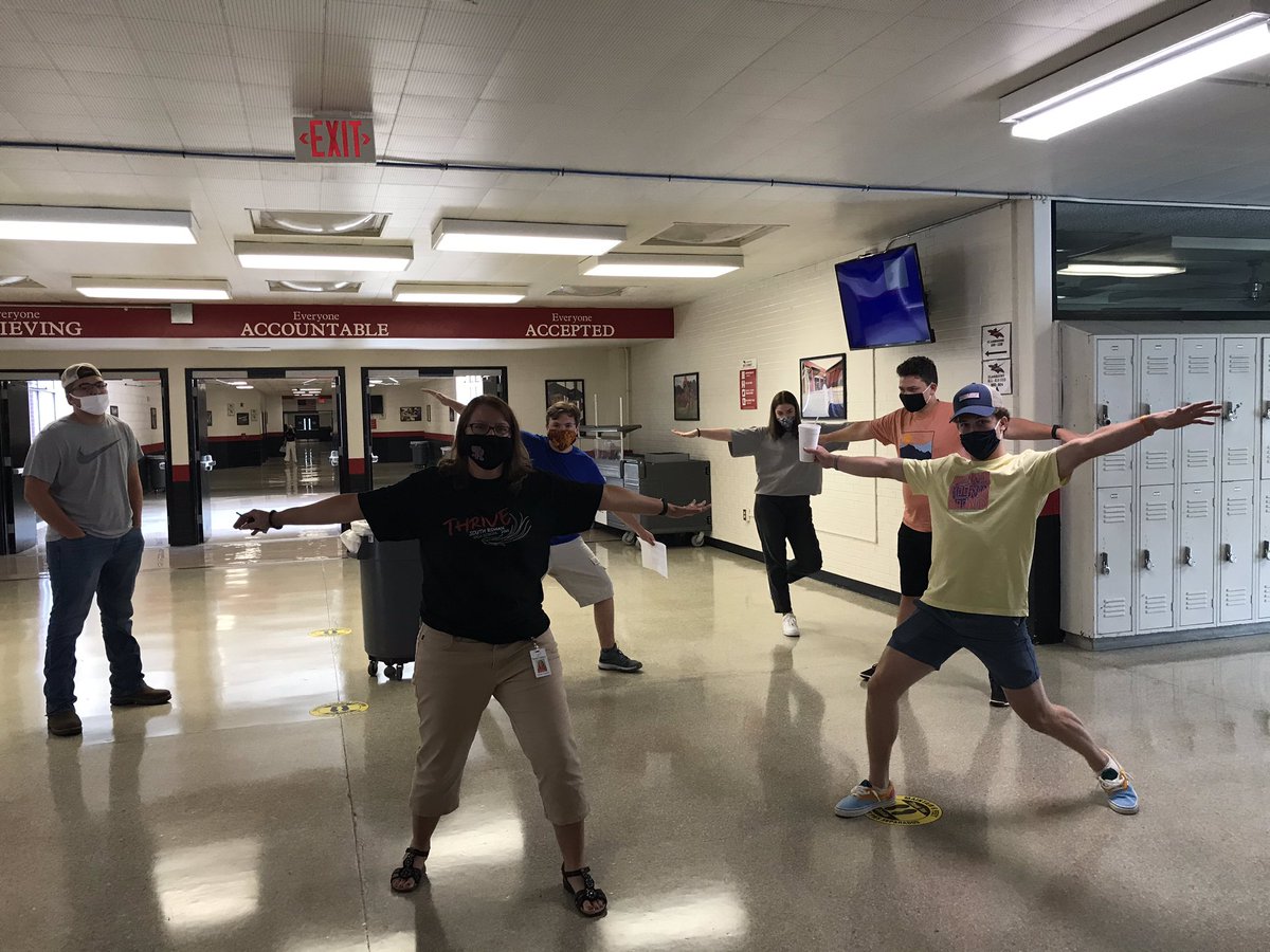 SRHSRaiders's tweet photo. Today was an AWESOME day to be a Raider! Great first day with our A kids. The teachers and staff rocked today! #raidersthrive https://t.co/bUJz51hf9F