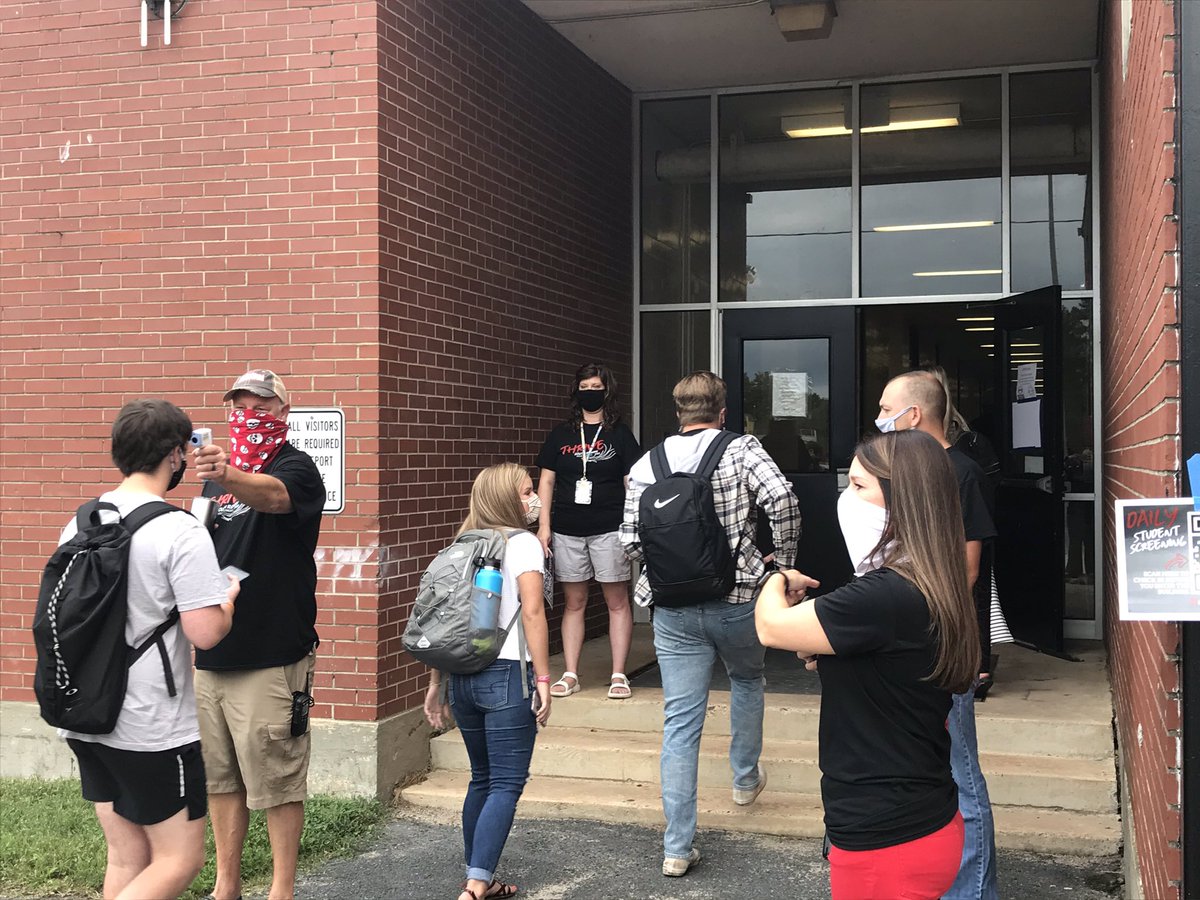 SRHSRaiders's tweet photo. Today was an AWESOME day to be a Raider! Great first day with our A kids. The teachers and staff rocked today! #raidersthrive https://t.co/bUJz51hf9F