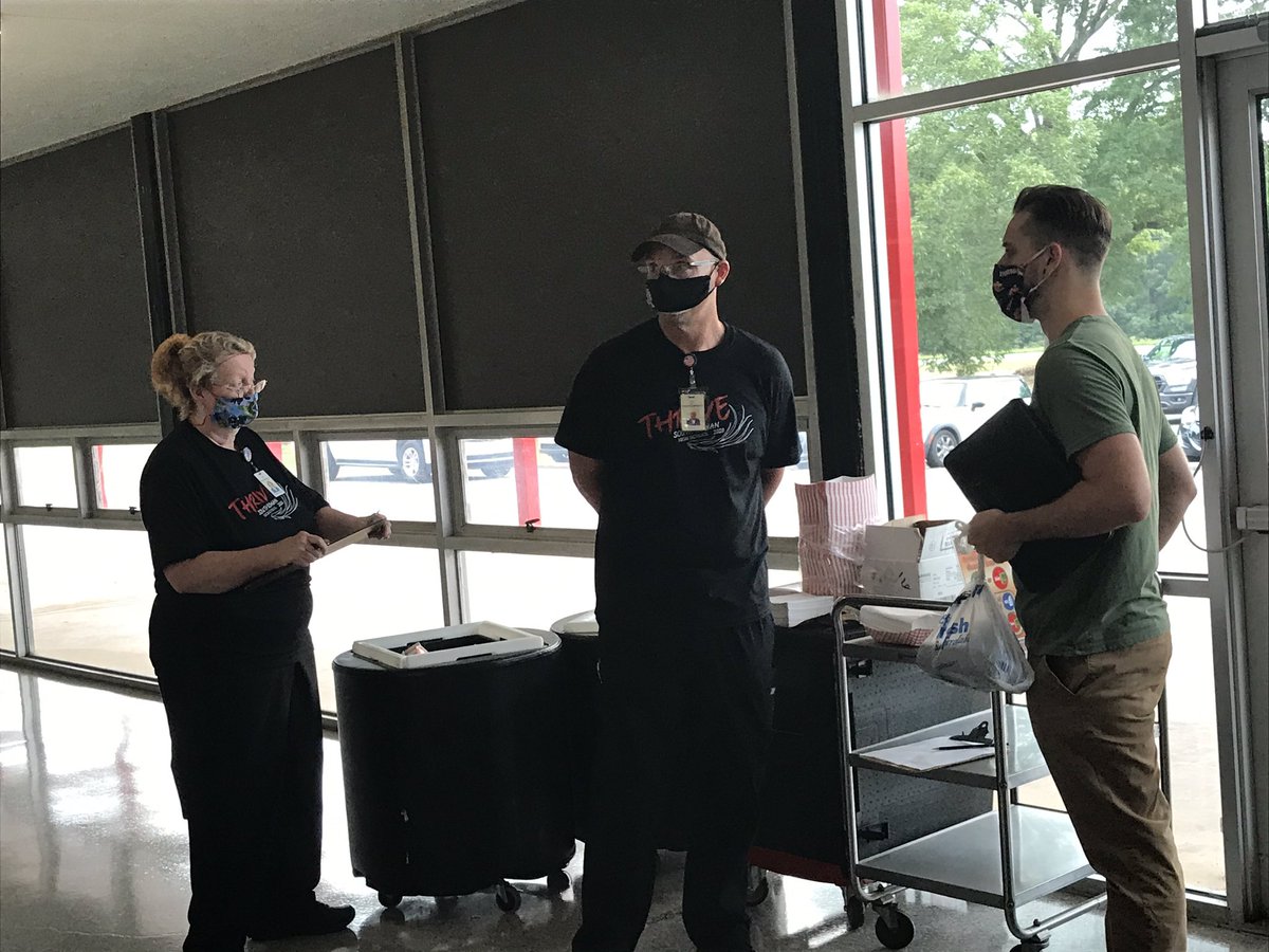 SRHSRaiders's tweet photo. Today was an AWESOME day to be a Raider! Great first day with our A kids. The teachers and staff rocked today! #raidersthrive https://t.co/bUJz51hf9F