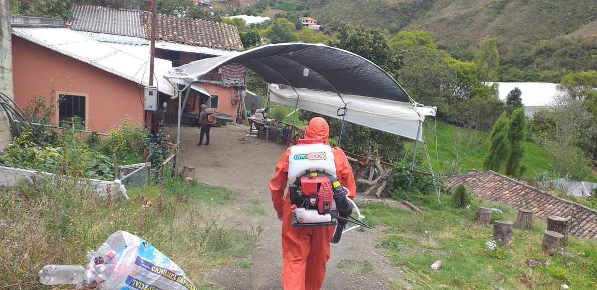Azendecorp's tweet photo. Uso de Mascarilla, Lavado de Manos, Distanciamiento Social y procesos de desifección con #Alcomacx e #Hypomacx es clave para mantenernos sanos y cuidar a nuestros seres queridos. Fumigación #BarrioGuayán de #CantónPaute donación de #Hypomacx a @PauteMunicipio @jaimeordonez4 https://t.co/iD2JfSjdY8