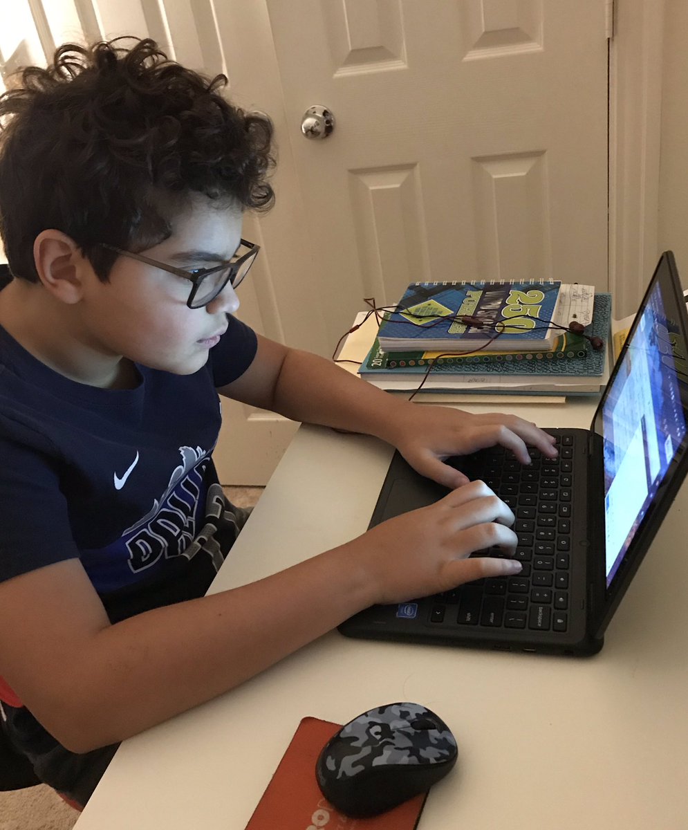 YarisiRosado's tweet photo. First Day of School: Virtual Style. #GCISDFirstDay #CTMSWolves #ghsunity @GCISD https://t.co/qSIjtxJwpk