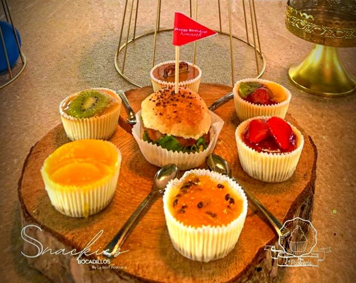 LaMiniPostreria's tweet photo. Hemos invadido twitter con la intención de antojarte con nuestros mini postres y mini snacks. 🧁🍔
#Minipostres #MiniCheesecakes #Miniburgers https://t.co/osQ7AnvQOh