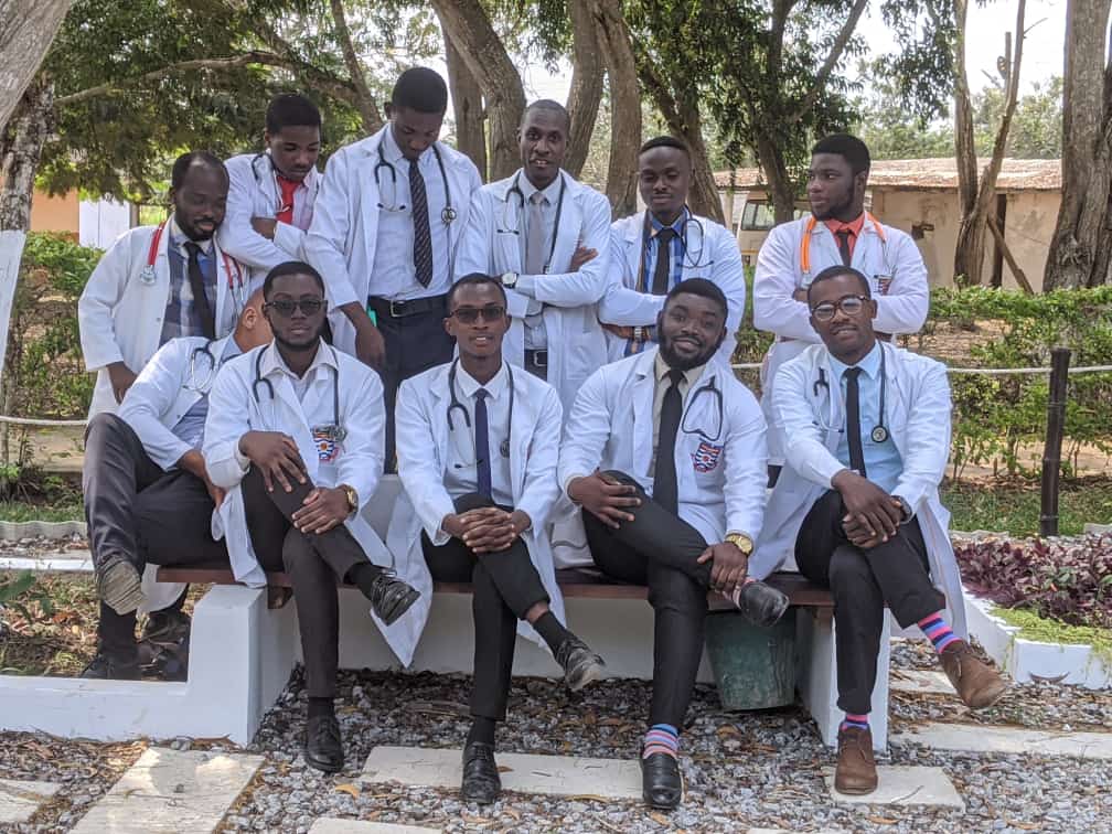 UccPasag's tweet photo. It's time to set the world on pace. ✨👩‍⚕️ https://t.co/xHli8lLp4A