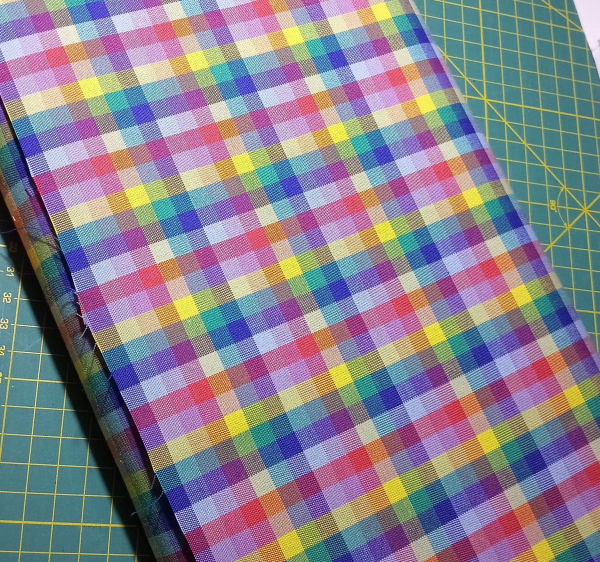 EricBranse's tweet photo. Does this work as a Scottish twist gay Pride fabric? Looking for #FunkyFaceMask fabric.
#pride #LGBTQ #LGBT https://t.co/6IYw8qXoKU