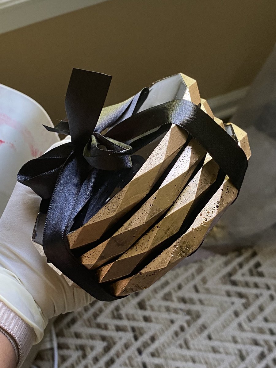 JSadeAllen's tweet image. They say if you want to go viral this is the place for it. So, here we go.

My name is jasmine. I specialize in art of most types, but lately it’s been resin art. I just created an 
IG: @athomebyuu follow me for more beautiful creations ✨🖤