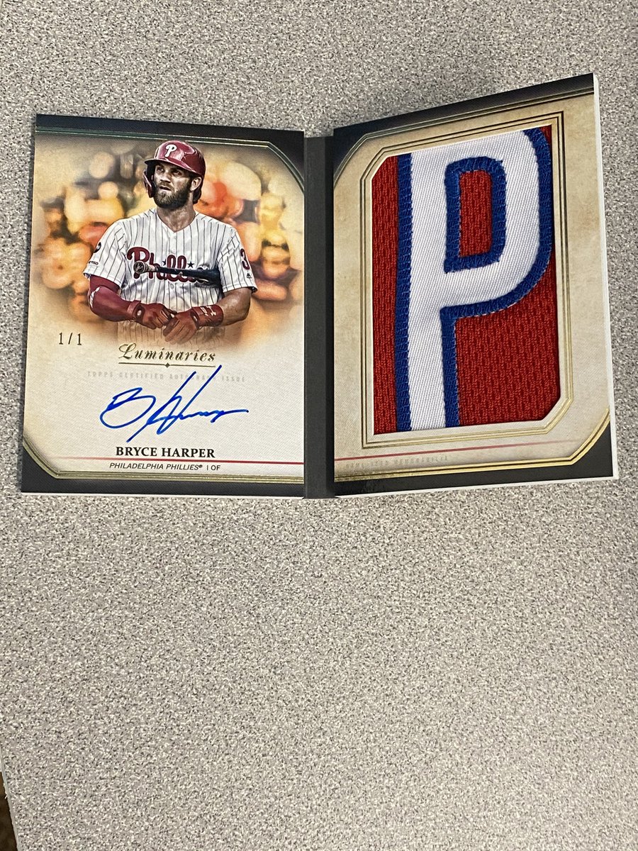 CardsInfinity's tweet image. Dang. Just hit this from 1 box of 2020 @topps Luminaries. Bryce Harper 1/1 Letter Patch Auto. 😊
.
.
#toppsbaseball #topps #toppsluminaries #thehobby