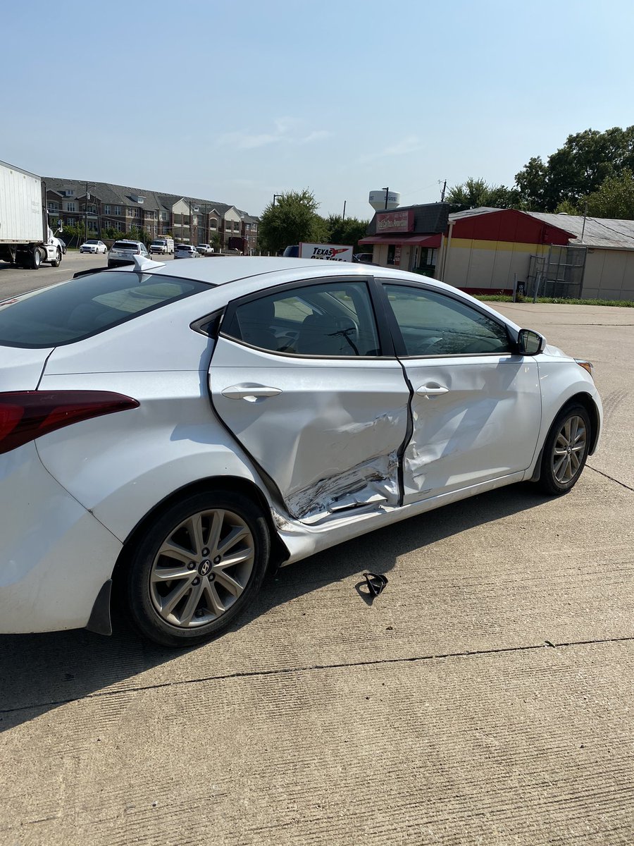 Vietnamews's tweet photo. I can’t believe this just happened to me. Everyone in the car is okay. It only just hit my side, my shoulder is numb, but I’ll be okay. https://t.co/cTCJiglF1X