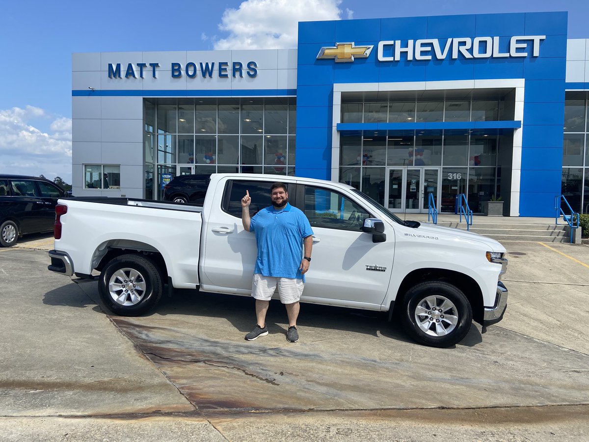 _Matt_Bowers_'s tweet photo. My man ⁦@Big_Bob83⁩ from Picayune MS - a charter member of #WhoDatNation -wanted to support Alvin’s career in Automotive Sales -so he reached out and is now the proud owner of a new 2020 #ChevySilverado  Thank You #MattBowersChevy ⁦@A_kamara6⁩ 👏🏻😂🏈📍#Slidell https://t.co/NBnDWFmP4m