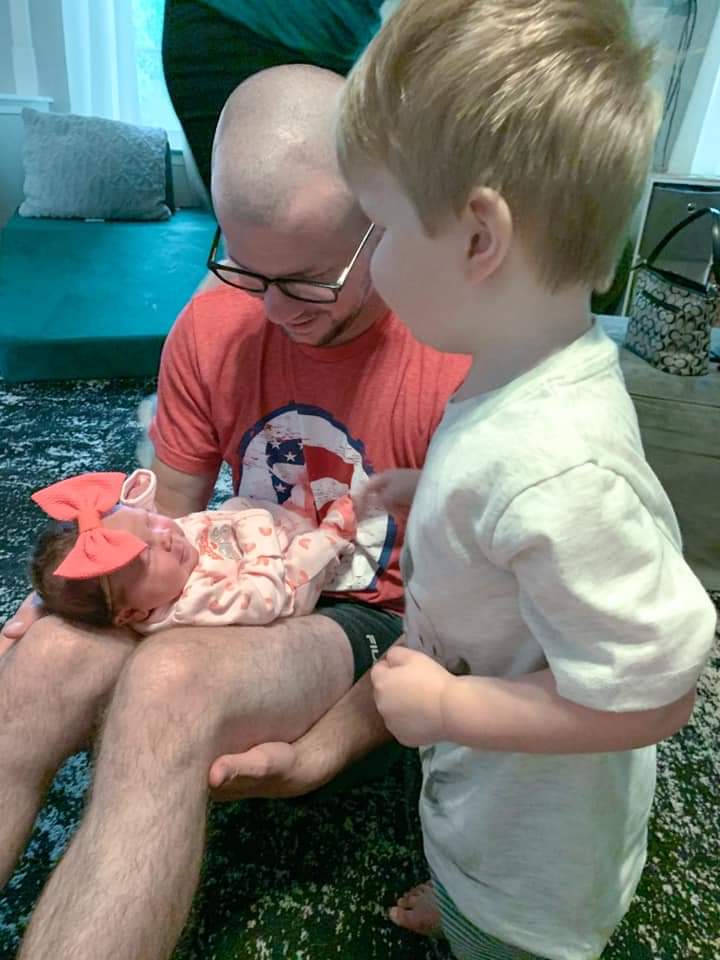 brink__100's tweet photo. @YourGirlRachel @meowuww I have a daughter now too! Just not too many good pictures of us together, but she's only a week old! https://t.co/wAJSY7aYYr