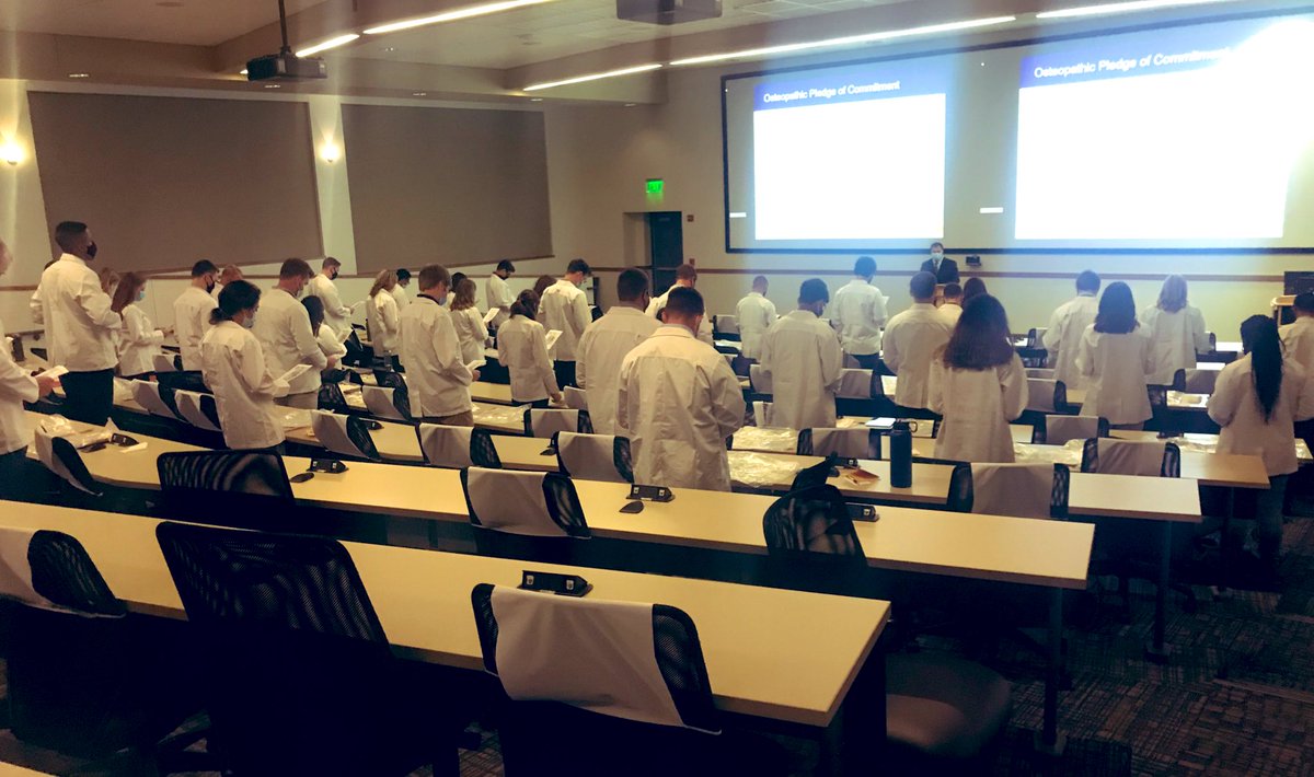 IndianaOsteo's tweet photo. Today the IOA President, Brian Black, D.O., recited the Osteopathic Oath with @MUCOM_Indy Class of 2024. Dr. Black shared, “Thank you for your continued commitment to ongoing lifelong education and partnering with MUCOM and the IOA to advance compassionate quality care.” WELCOME! https://t.co/HdcNzku0UG