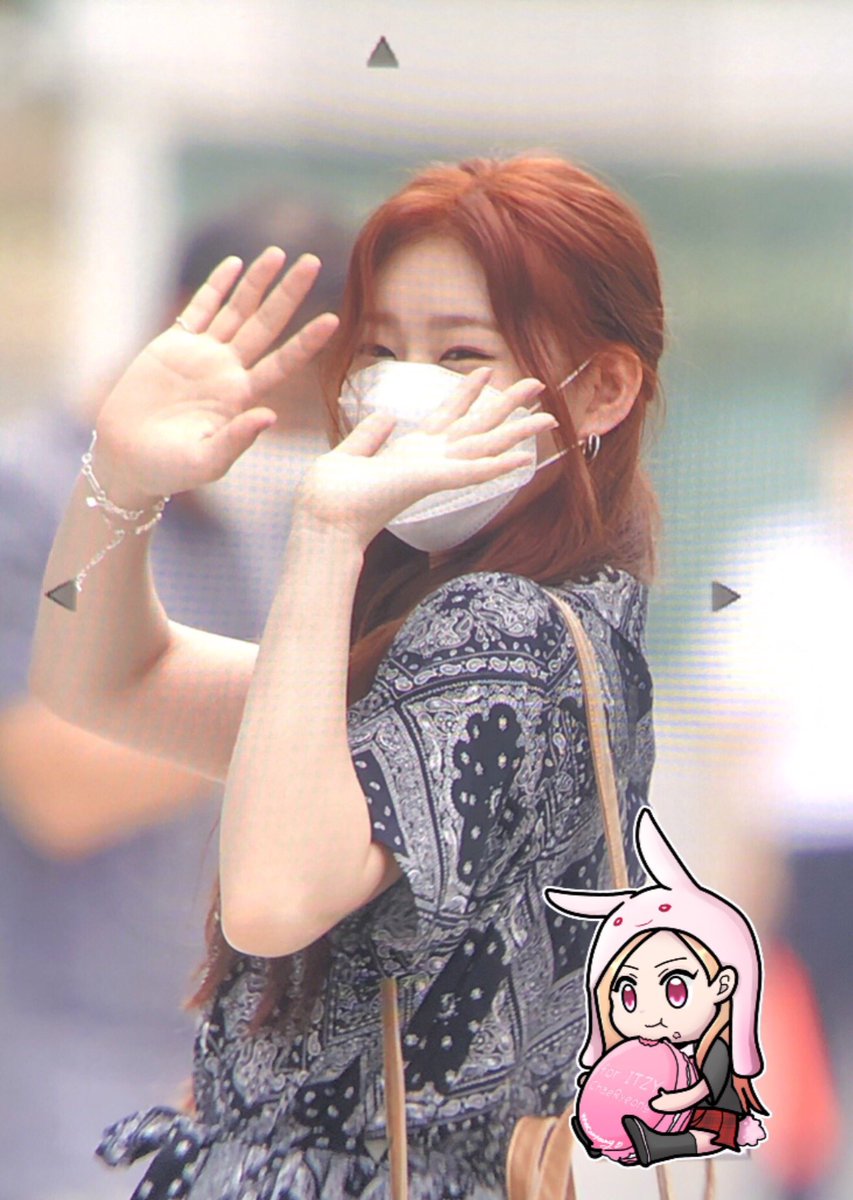 macaryeong0605's tweet photo. [preview] 200818 최화정의 파워타임 출근 
#itzy  #있지  
#ChaeRyeong  #leechaeryeong #채령  #이채령 #彩領 #李彩領 https://t.co/OmKSnVdcGp