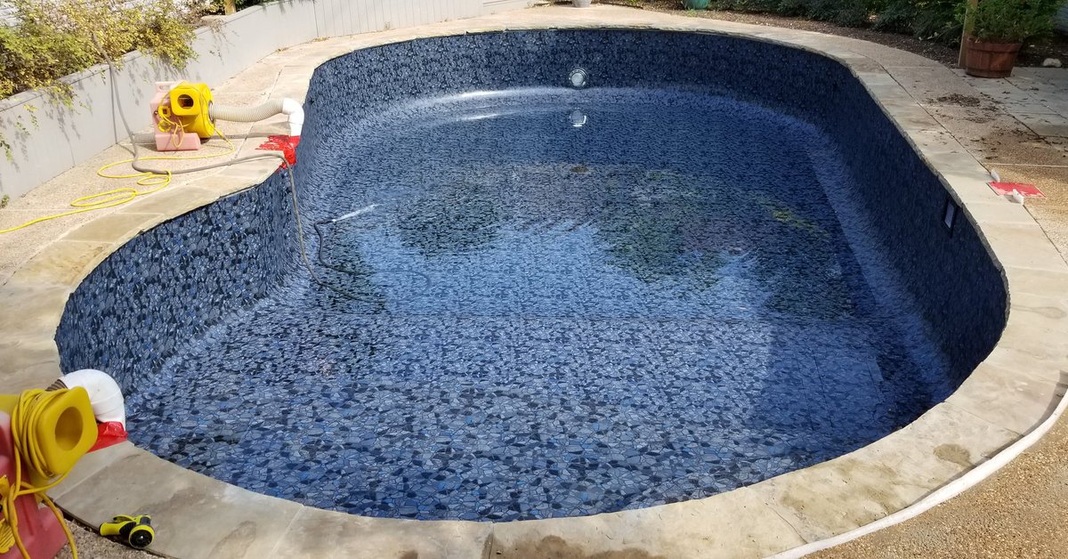 Lonestar_vinyl's tweet image. Liner Replacement Renovation with a @taraliners Sapphire liner #poollinerreplacement #ingroundvinylpool #linerreplacement #linerpool #vinyllinerpools #swimmingpoolliner #vinylpools #vinylpool #poolliner #vinylliner #vinyllinerreplacements