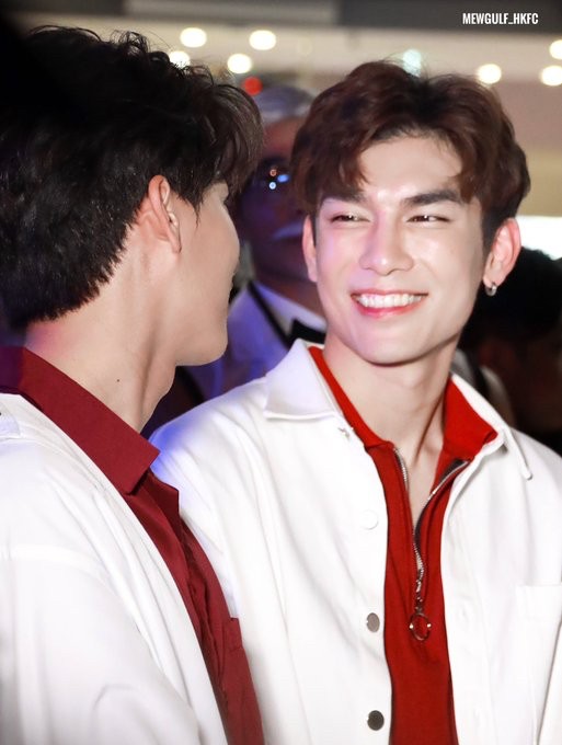 I love it when you look back at me