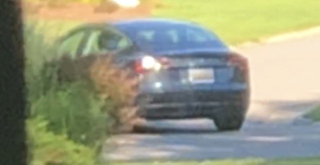 12/ This Model 3 very carefully scoped my house. There are no Tesla owners in my neighborhood. Trust me, this is something I’d know.