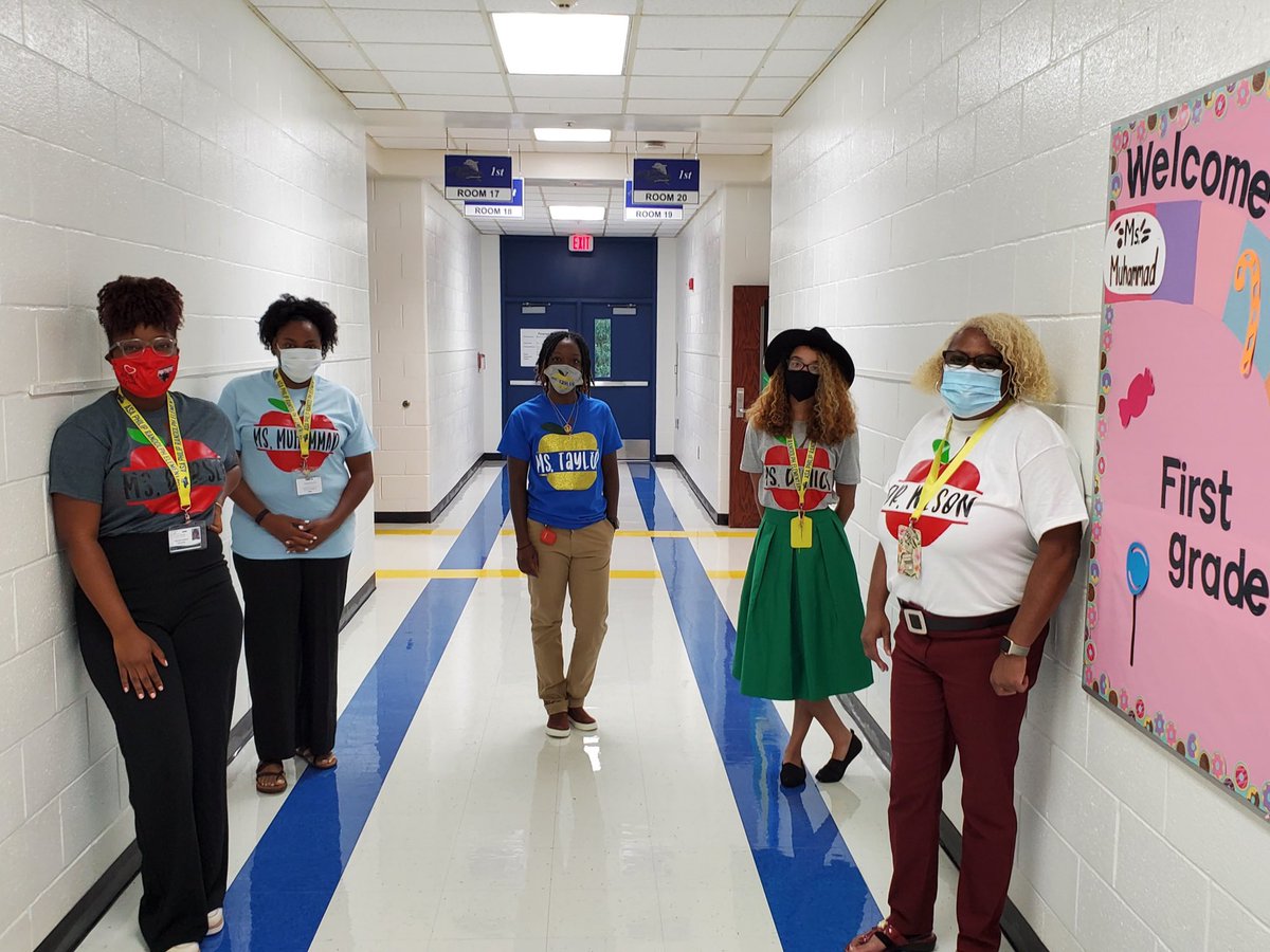 called2teach_'s tweet photo. Squadddd 💪🏾 #FirstGradeTeam #RandolphElementary #FCS #2020-2021 @RandolphDolphin  ❤️🍎 https://t.co/IfghonhaMR