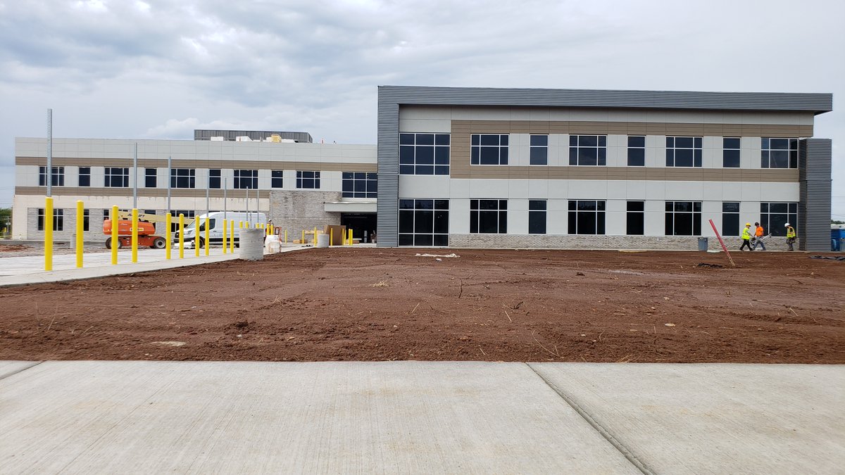 greystonebd's tweet photo. Things are moving right along at our current project for Jennie Stuart Health, Blue Creek MOB, Hopkinsville, KY. The rooftop units have been safely &amp; successfully placed and cool air is flowing.  #advancinghealthcare https://t.co/2PwO9ZHB9Y https://t.co/abUepc1WOv