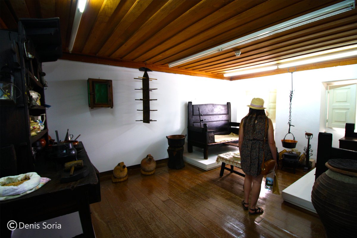  El muséu ye piquiñín y échase en falta más conteníu, pero la visita paga la pena. Faeste una idea bastante bona de la vida y la cultura del pueblu mirandés y alcuentres munchos espacios comunes con Asturies y Llión.