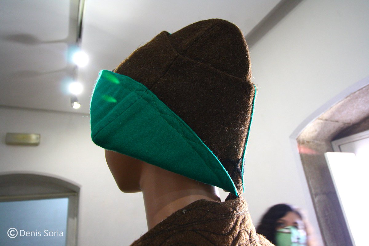  La montera mirandesa, que ye idéntica a l'alistana, tien tamién "un aquel" a l'asturiana. ¿Qué vos paez?