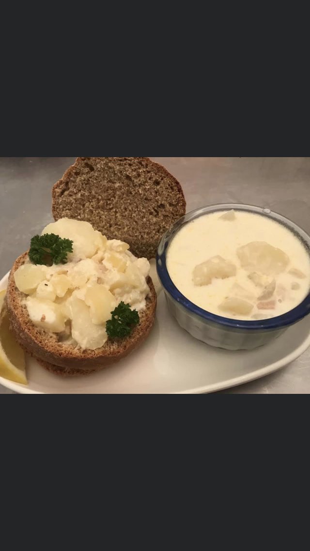 manse_old's tweet photo. Cullen skink.  Hot chocolate fudge cake, banoffee cheese cake,all home made https://t.co/UtqBQwNVri