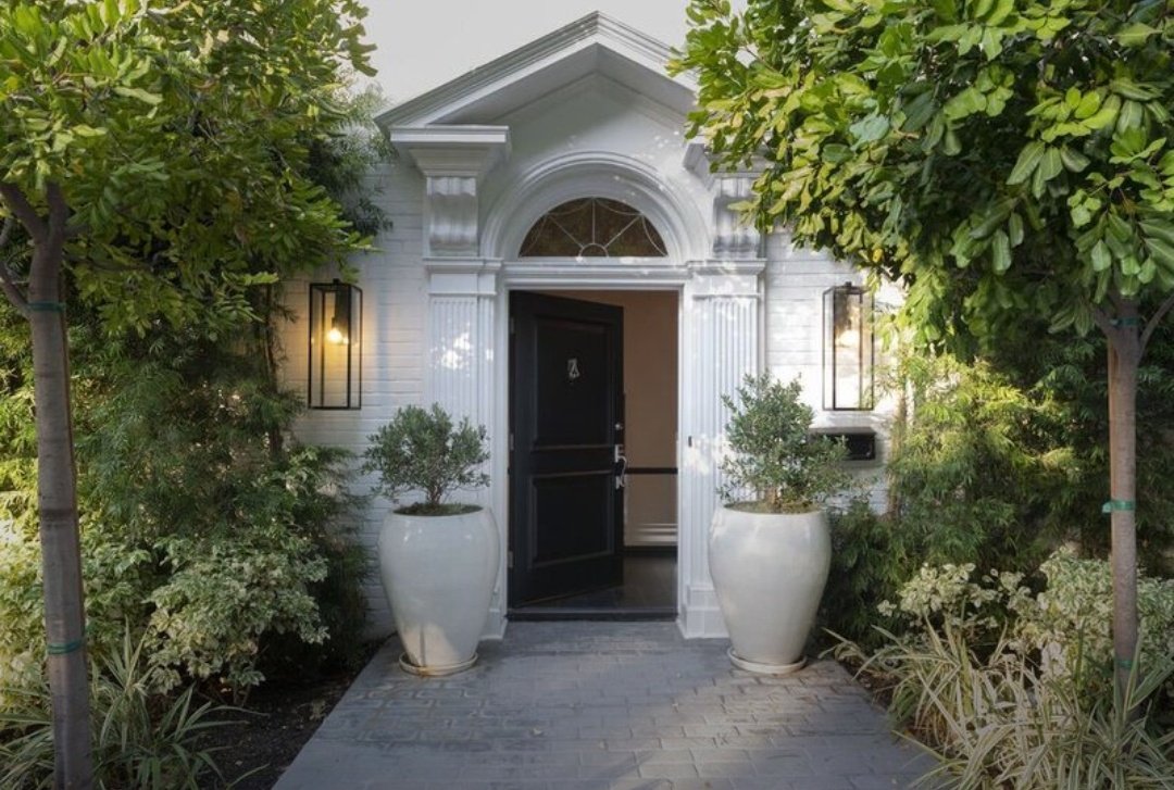 THIS IS WHERE LOUIS ENTERED HIS HOME