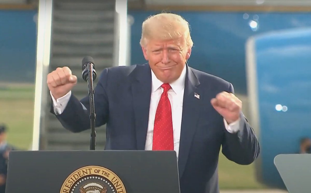 1/ THREAD: Body Language Analysis No. 4450: Trump delivers remarks in Oshkosh, WI — a Red Flag Body Language expression — Nonverbal and Emotional Intelligence  #BodyLanguage  #BodyLanguageExpert  #EmotionalIntelligence  #DonaldTrump  #Sociopath  #Psychopath