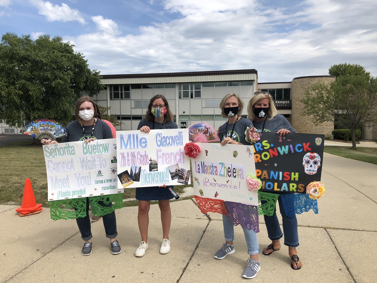 MrA_Wilson's tweet photo. Epic turnout today @WinstonCampus for meet the teacher.  Staff and students are PUMPED for the start or the year! #WeAreWarriors #proudtobe15 https://t.co/b3VIpVOmuQ