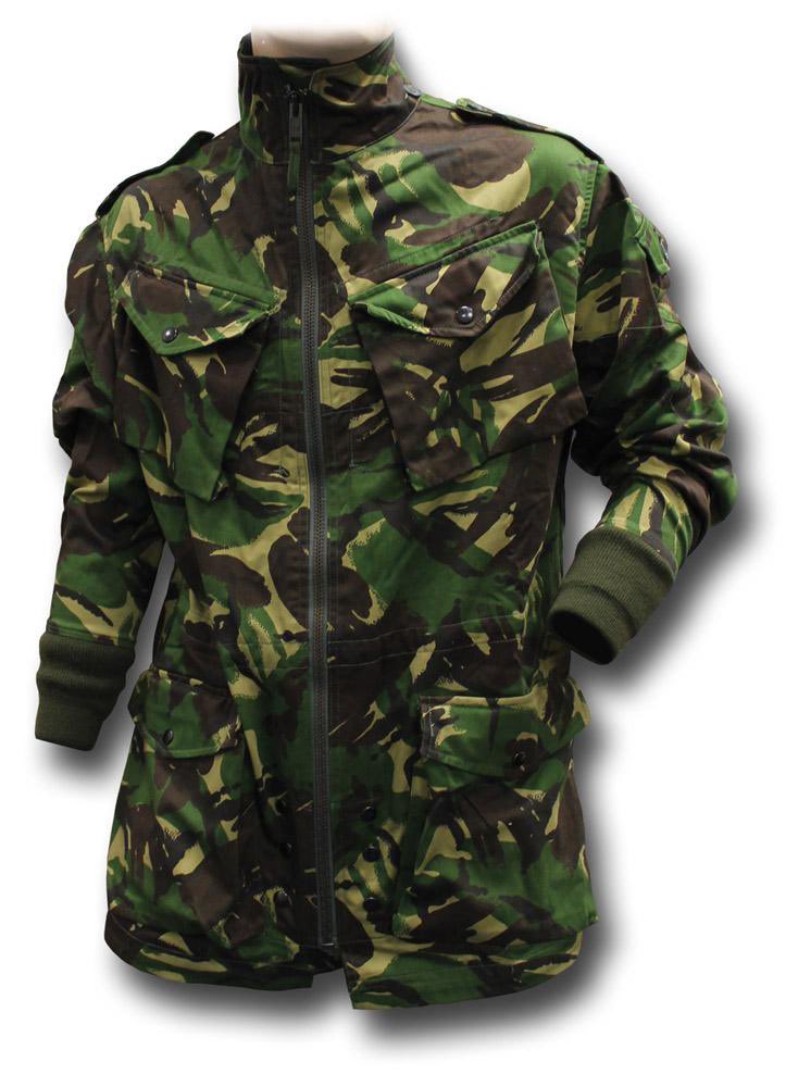 eventually this becomes so inconvenient that they indulge the paras and make a Smock, Parachutist - you can tell it apart because it has the woollen stretchy cuffs and the slanted pockets and it’s longer than the regular jacket