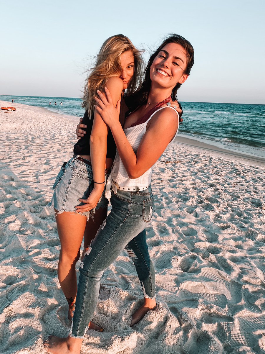 stephmelcher's tweet photo. Time to go back to the beach and not go back to college https://t.co/aZKBBvsnqe