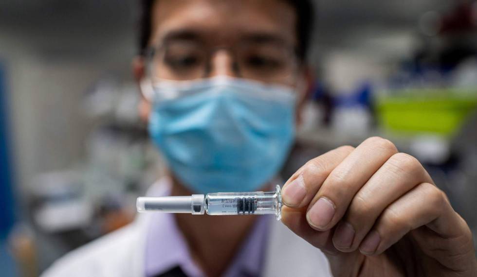#ULTIMAHORA
#China aprobó la primera patente de vacuna contra el #COVID19.

Esta vacuna, desarrollada por el Instituto Científico Militar y la compañía biofarmacéutica china CanSino Biologics, comenzó a usarse a finales de junio en el Ejército chino.
<a href="/COVID19MUNDIAL/">BreakingNews #QuedateEnCasa</a>