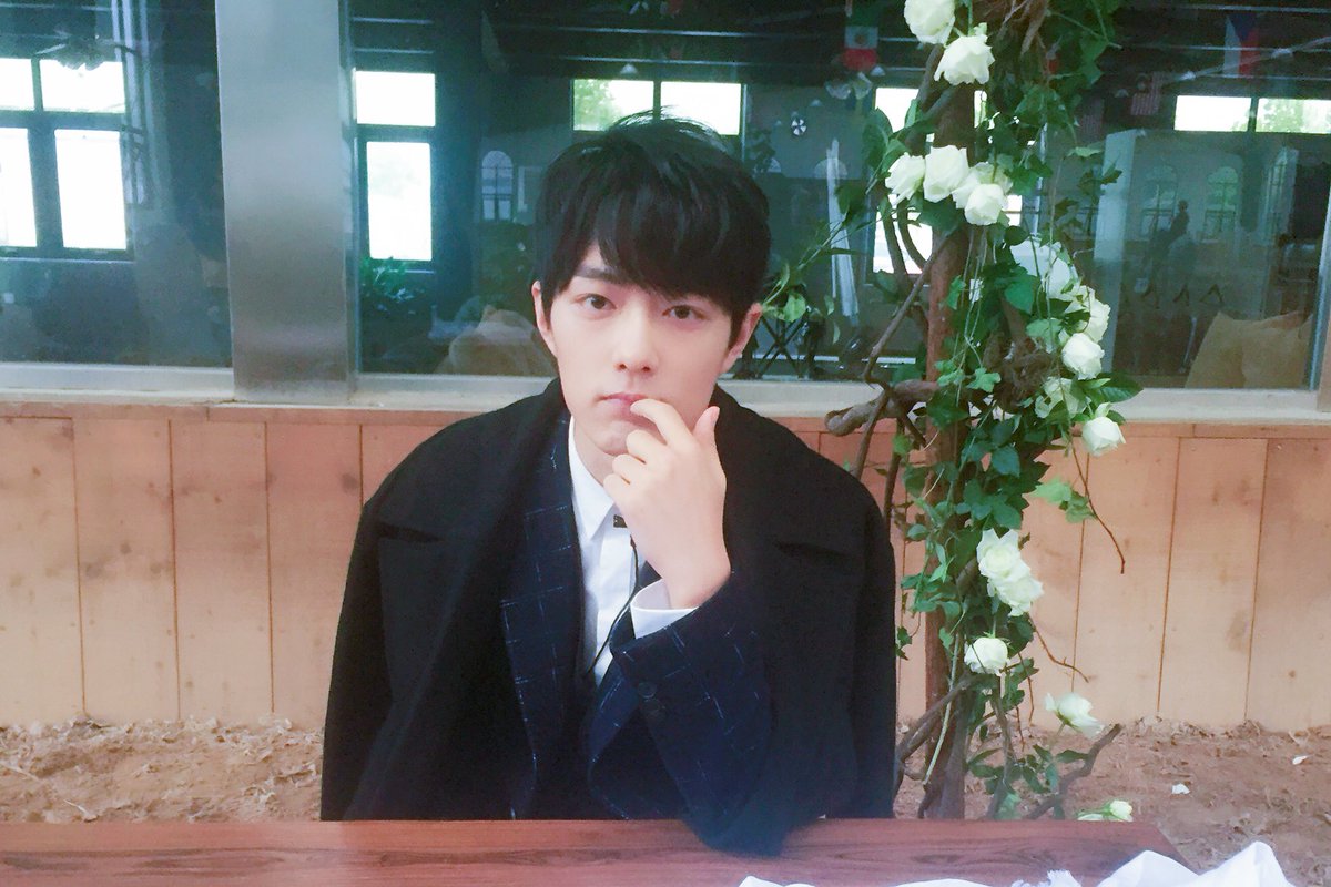 2016 XZ spent time the rainy afternoon horsebackriding.He was photographed w/ a coat but when the live broadcast started, he isnt wearing it BUT his companion was wearing one that's too bigI guess it's safe to say he lent her the coat to help her w/ the coldSuch a gentleman 