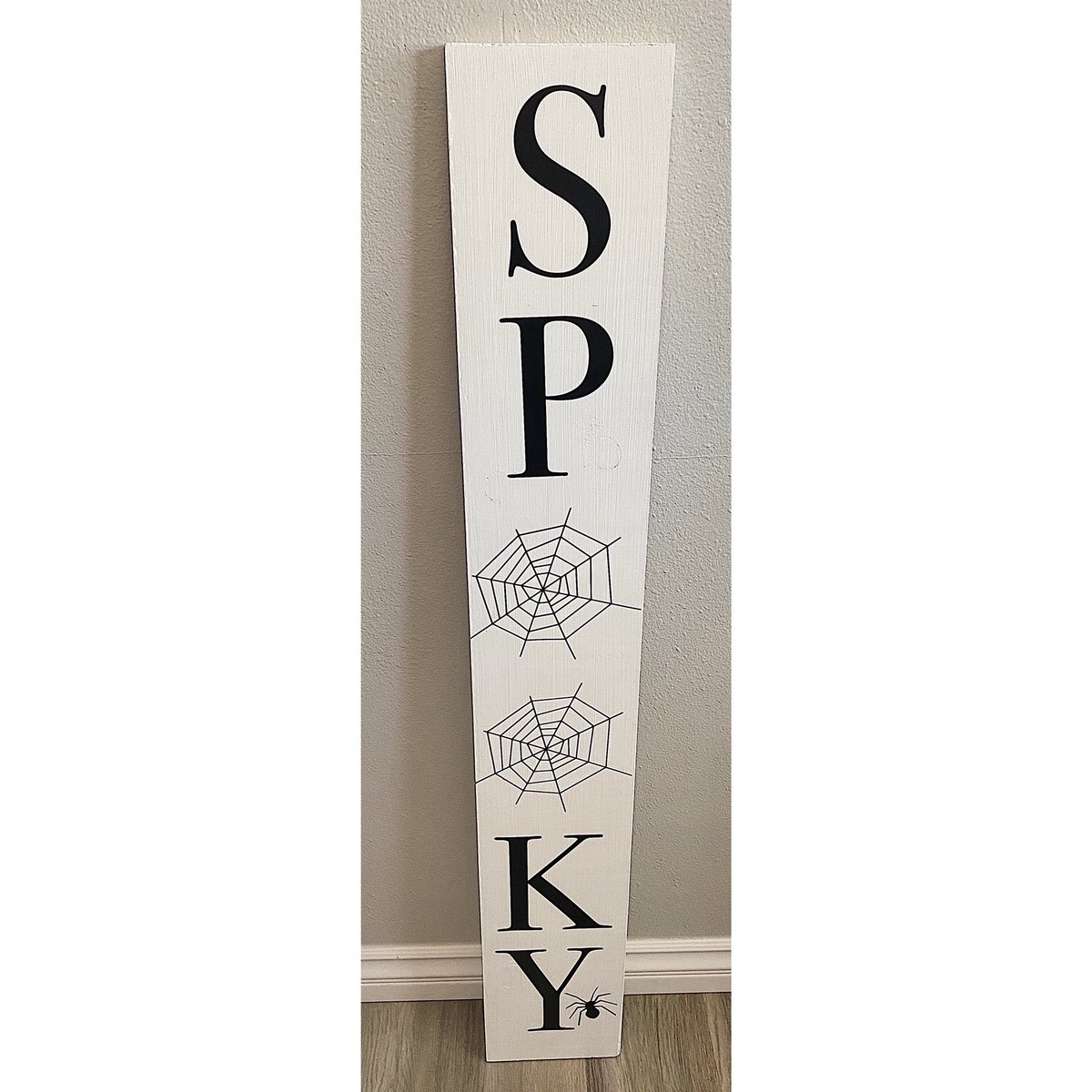 Stephee32's tweet image. Hi everyone!✨ Please check out my small business on Instagram @designsbyduo_sj. We make custom signs key holders, welcome signs, and holiday decor ❤️