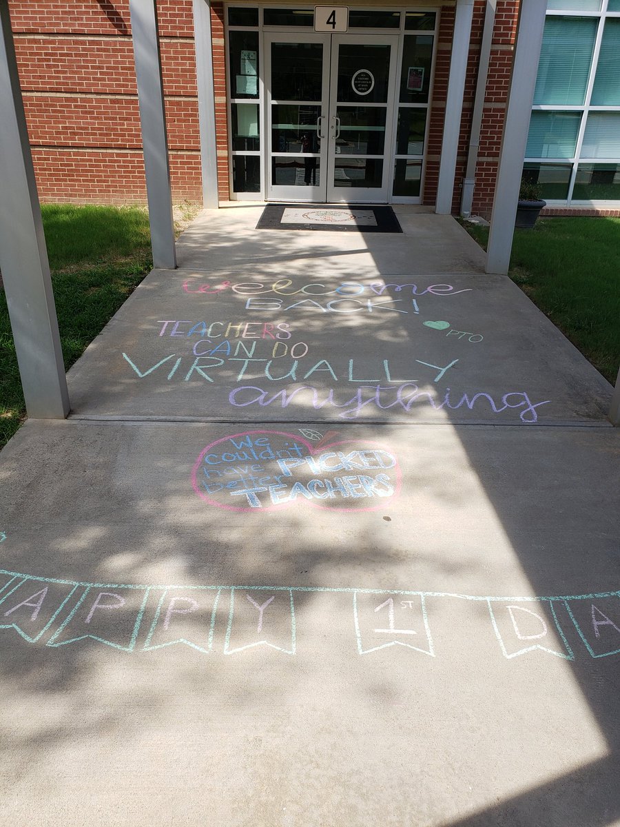 Andersoncm110's tweet photo. Thank you CWE PTO for the chalk drawings! They look amazing!!! What a sweet way to start our virtual day! #cwesisthebest #feathertogether #relationshipsmatter https://t.co/3zIO8cvsGh