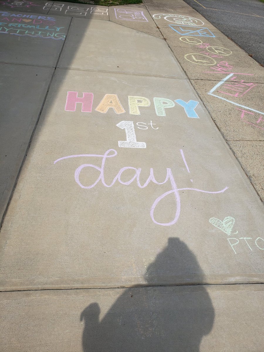 Andersoncm110's tweet photo. Thank you CWE PTO for the chalk drawings! They look amazing!!! What a sweet way to start our virtual day! #cwesisthebest #feathertogether #relationshipsmatter https://t.co/3zIO8cvsGh