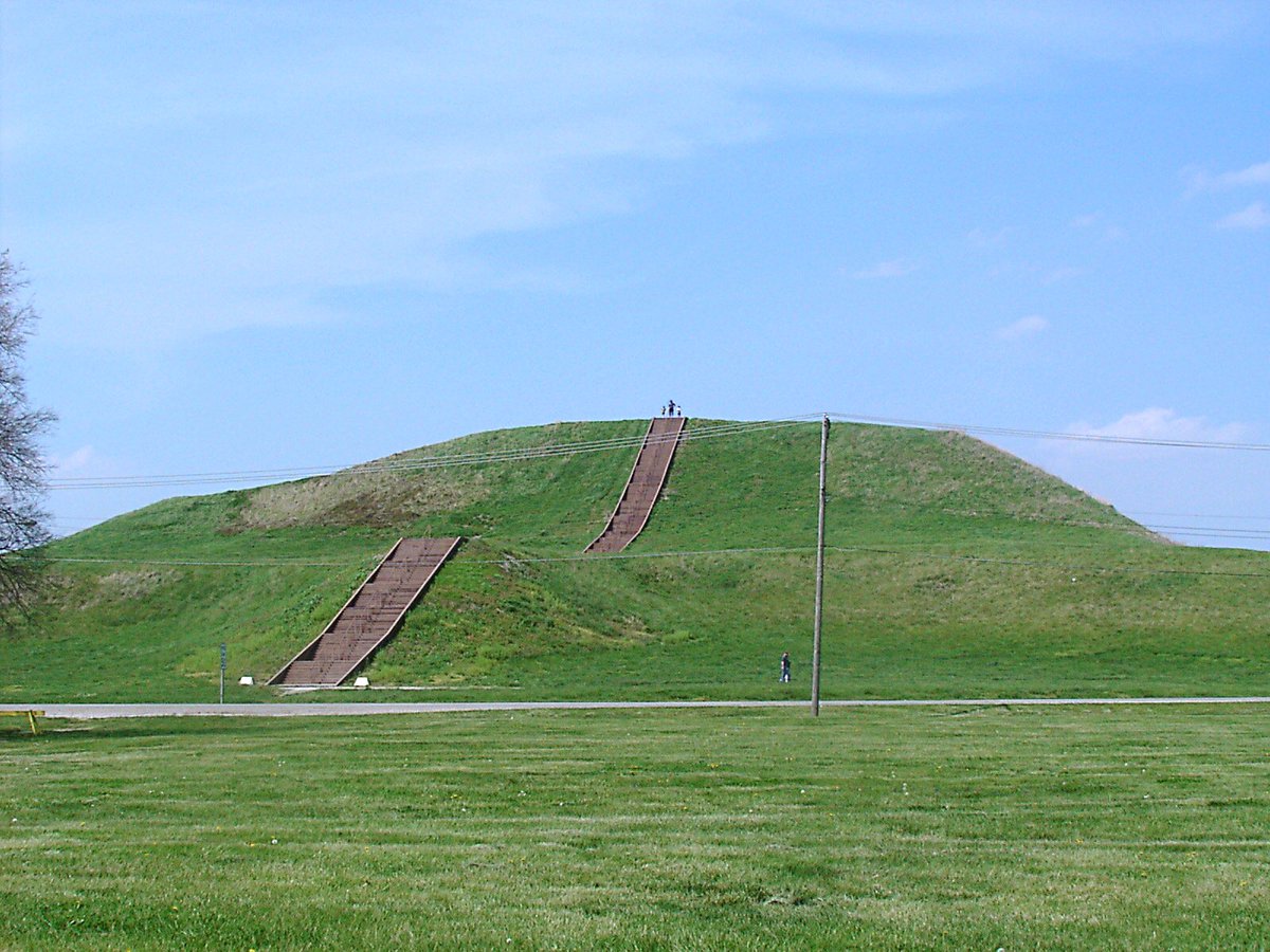 #126: Mississippi Valley Culture (Part 1)1700 years ago, the MS Culture would emerge (Refer to 134 in 365 Part 2). Cahokia, apart of that culture, was one of the largest cities in the world at 30,000 in population. Cahokia also holds the largest mound in North America.