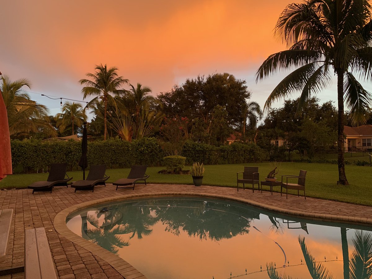 tildegm's tweet photo. Atardeceres 🌅 en #Florida. #SinFiltro #MiOasis https://t.co/nbKuzTMa0V