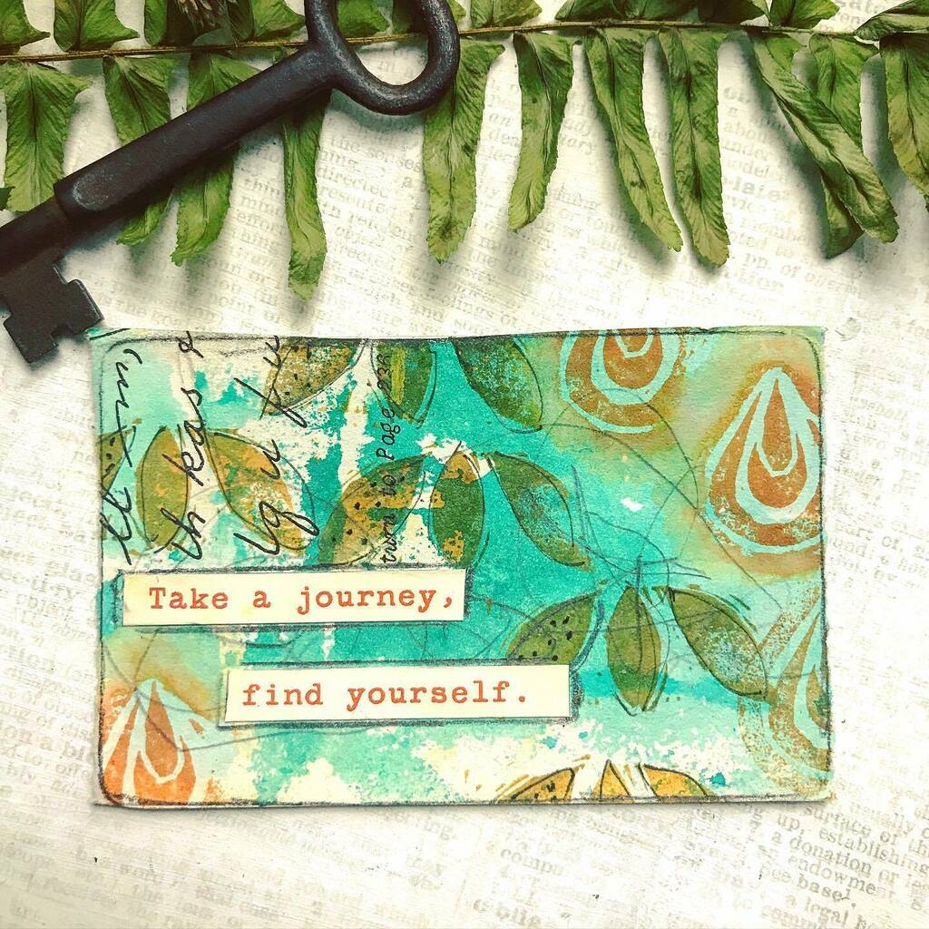 CraftyHope's tweet photo. I wanted to use distress oxides and a couple of handcarved stamps for today’s #southerngals5min . The green was already on the card and this juicy beauty just fell together from there. I’m totally smitten 🥰
#mixedmedia #art #handcarvedstamps #distre… https://t.co/kTc4GByFeR https://t.co/pIFDx9dj7T