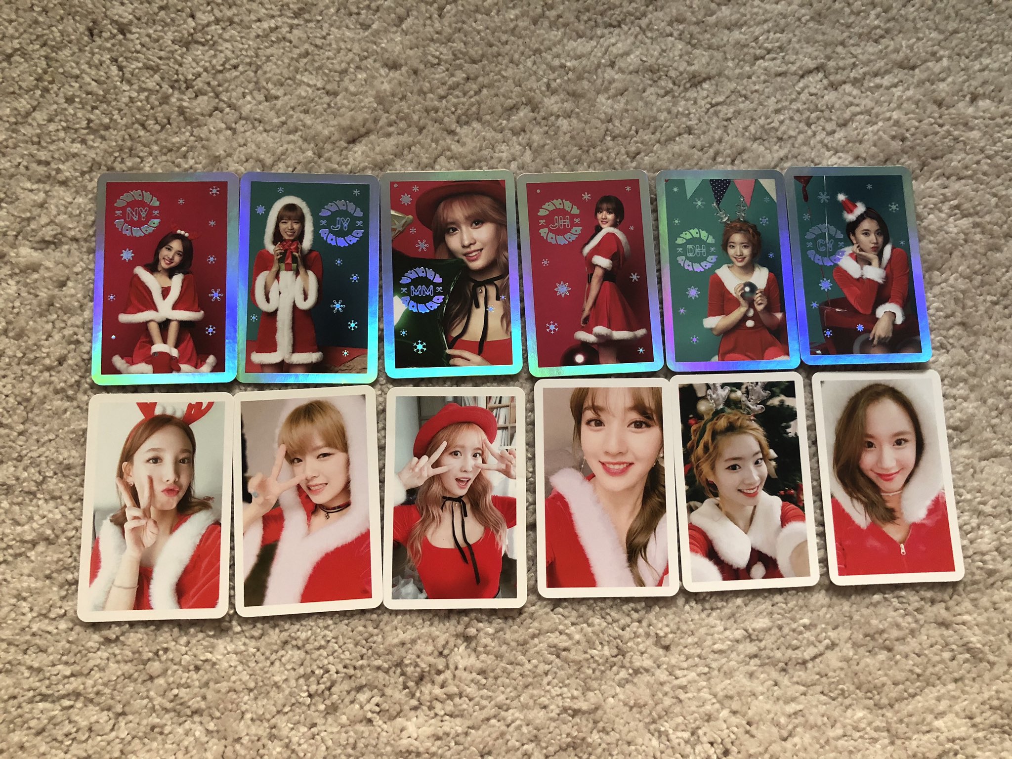 Han En Twitter Selling Twice Twicecoaster Lane1 Christmas Edition Photocards Its Limited And Super Rare Been Kept Untouched In My Photocard Binder For 3yrs 40 Per Member Set Hologram Amp Selfie