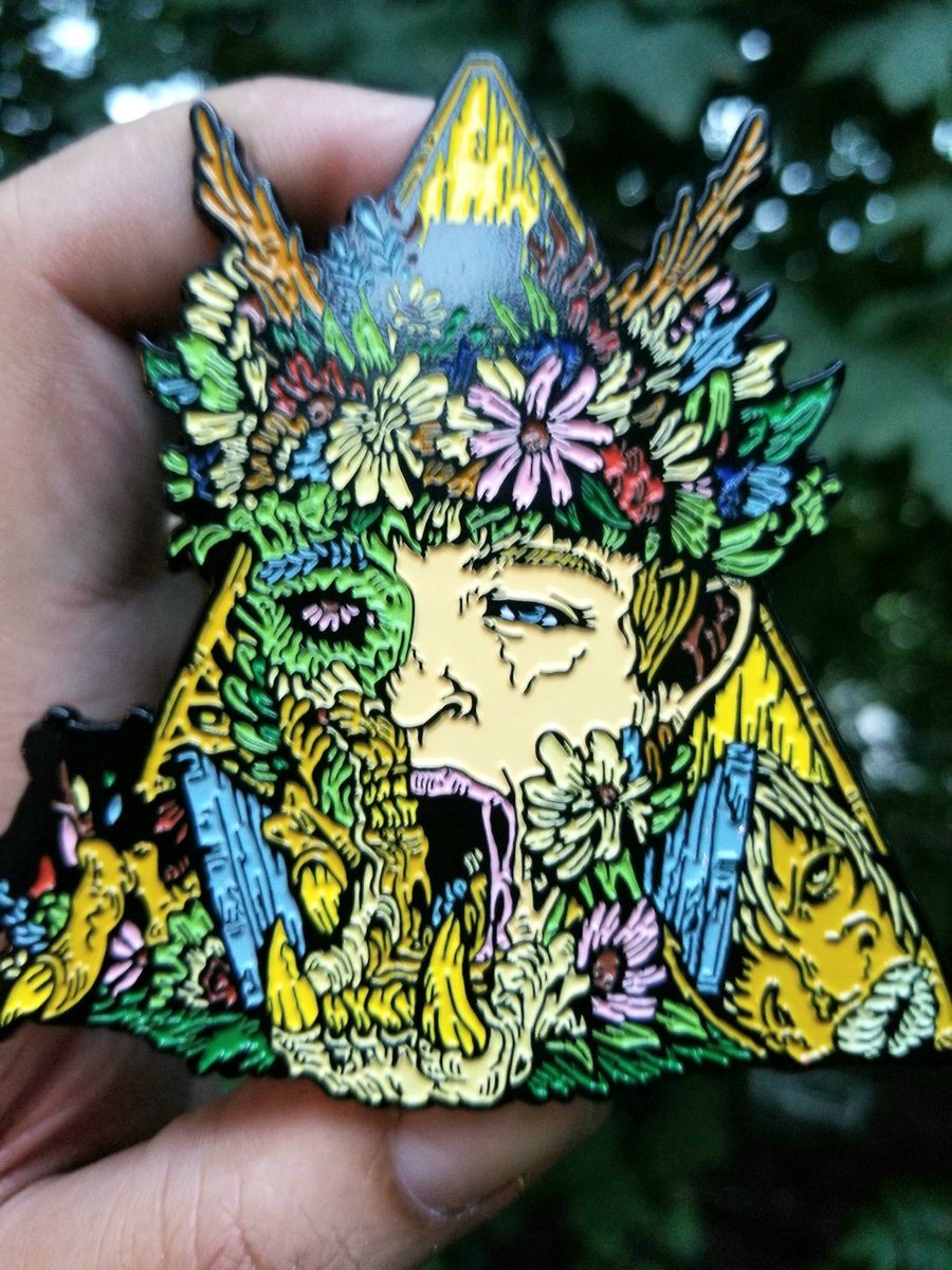 Metalfiendster2's tweet photo. From #kneehighhorror the first pins my favorite design from @theoliveknight #midsommar #horror #enamelpinaddict #enamelpins https://t.co/cW9Idd6iJg