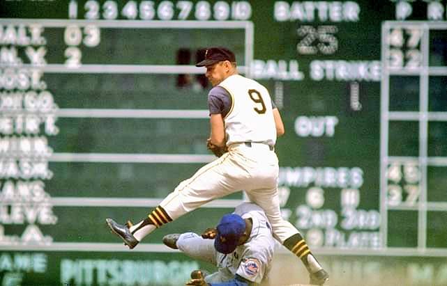 TheBuccosFan's tweet photo. Another shot of #Maz and those great @Pirates striped stirrups of the 1960s. Exhibit 4 of why ballplayers look better wearing stirrups! #BaseballStylin ⚾️ @uniformcritic @UniWatch @PhilHecken https://t.co/4nxBTWiCmv