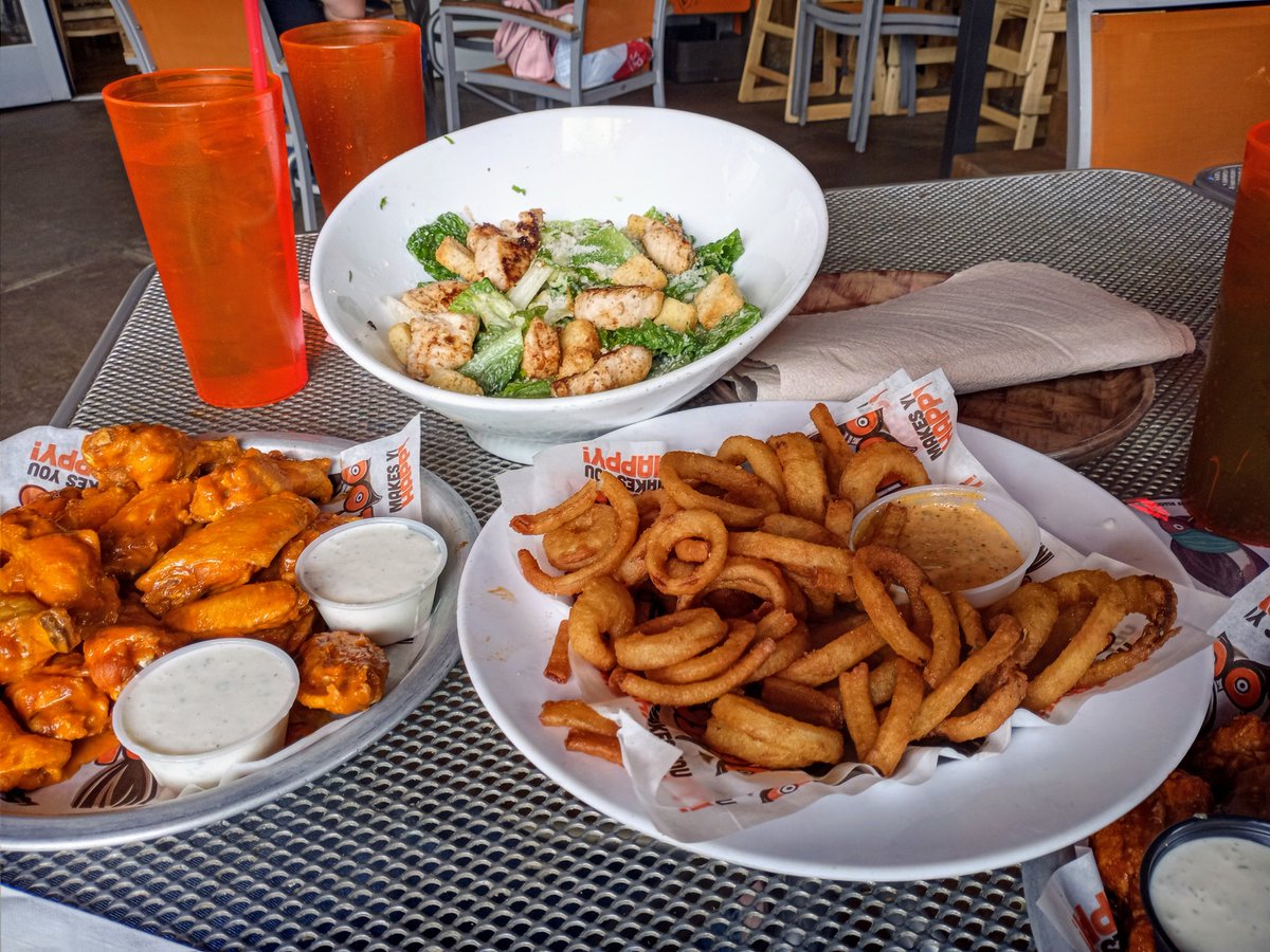 No onion ring tower anymore. 😢 
<a href="/Hooters/">Hootie</a>