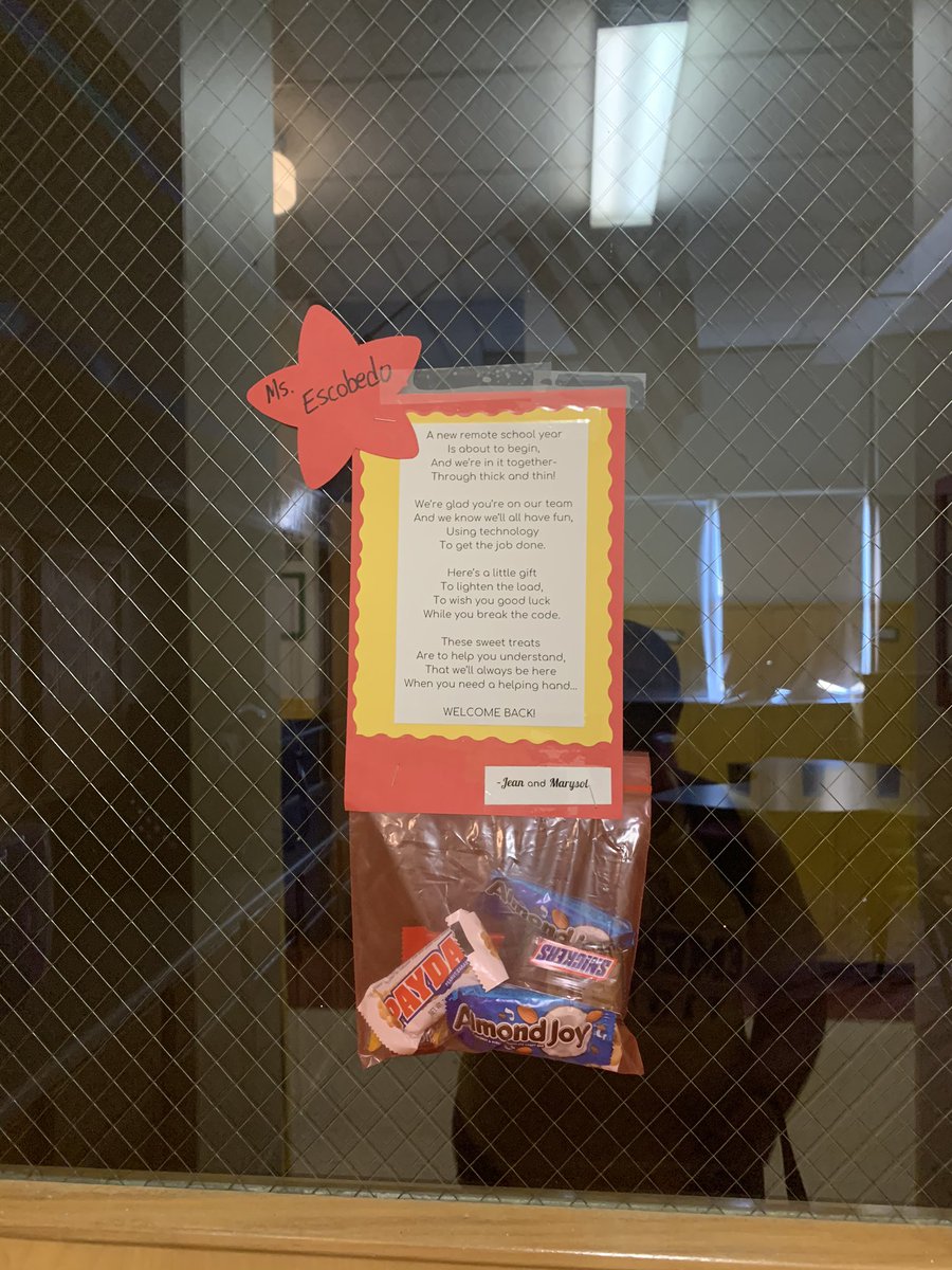 Thank you <a href="/JSuchyEmerson/">Jean Suchy</a> &amp; <a href="/AP_MSandoval/">Marysol Sandoval</a> for the welcoming message and candy.  Fue lo primero que ví. Gracias 🐯