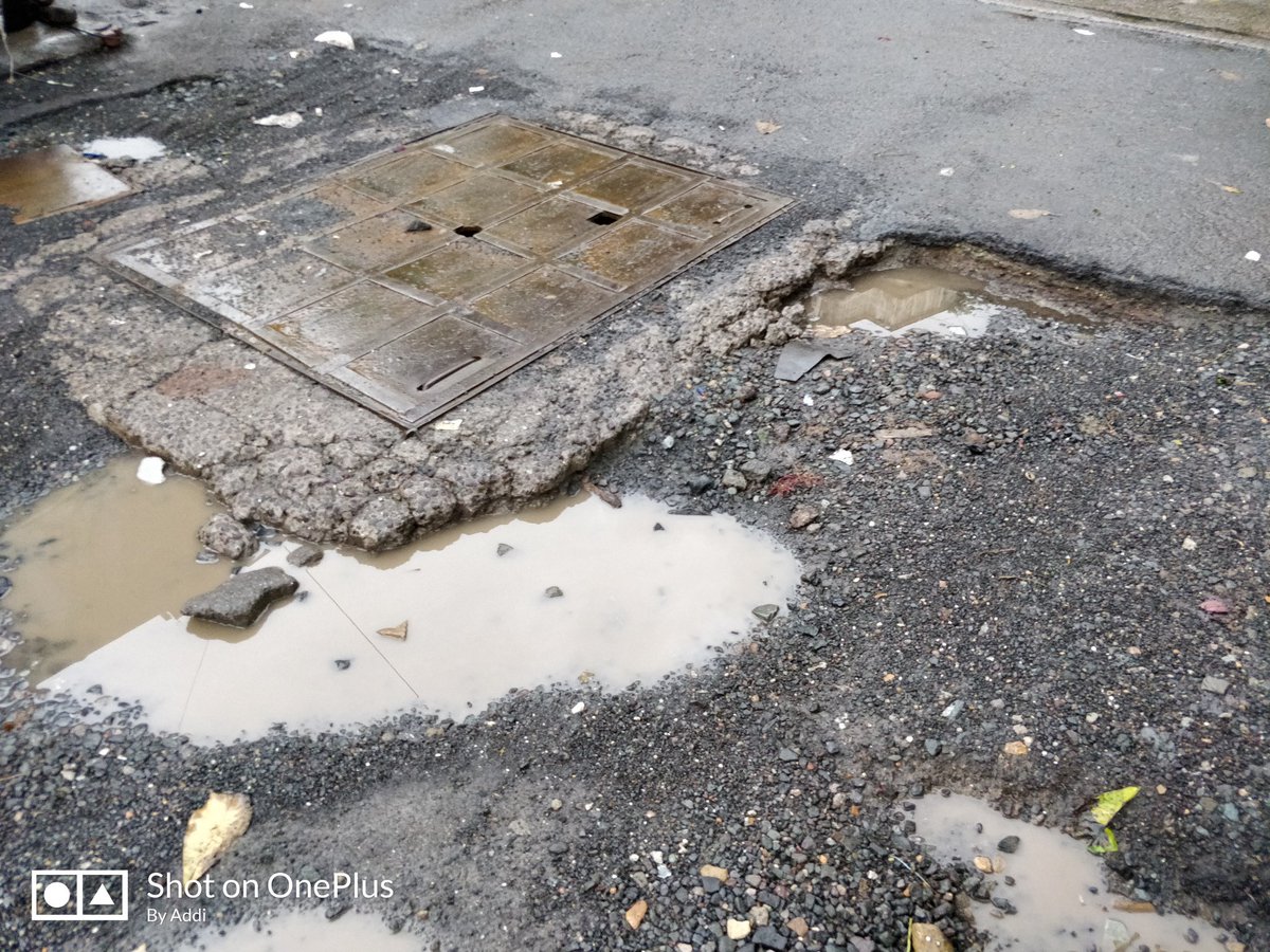 AdityaBowlekar's tweet photo. @mybmcWardRN @mybmc can u get these potholes fixed ASAP..it's getting worse to take the approach road from past few days..infact y'day evening a Ritz had a broken Axle after hitting the pothole here it's so bad! Please get this fixed at the earliest.
@sheetalmhatre1 @OfficeofUT https://t.co/zAY4okeIHu