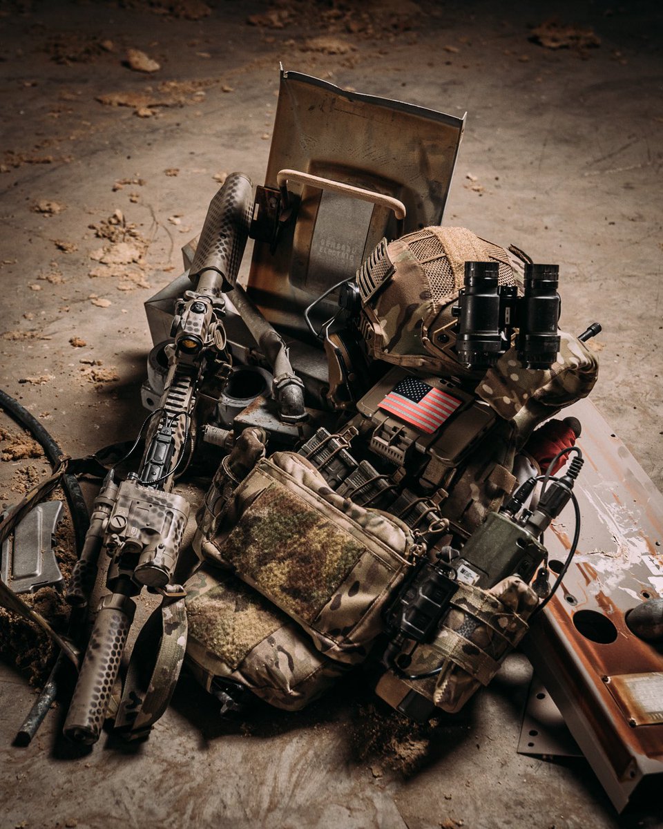 This is the world’s fastest stand-alone rifle plate, at just .7” thick and only 2.7 lbs., you’ll hardly even know it’s there.

#specialforces