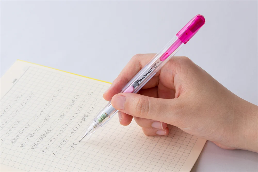 懐かしいシャープペンシルが限定復刻？またカチカチ出来る！