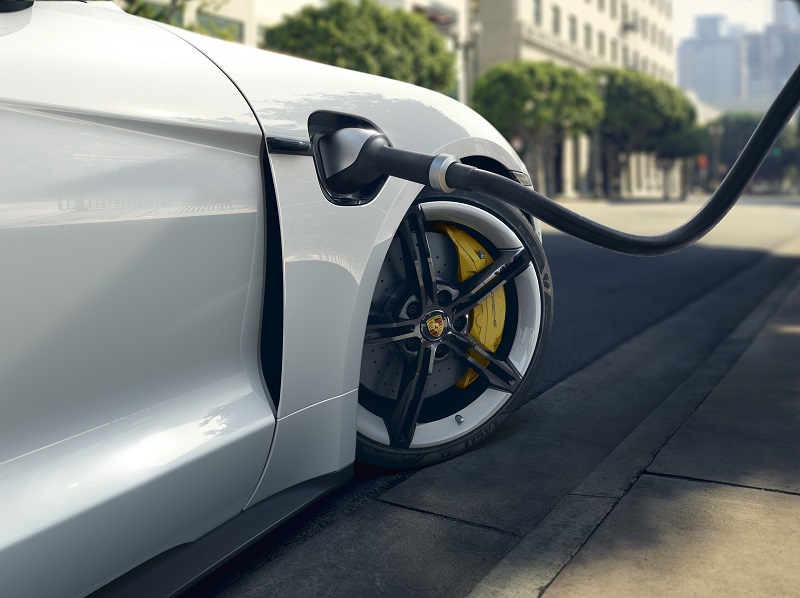 MotoringChannel's tweet image. Is the #Porsche #Taycan #TurboS really what a modern electric sports car should be or is it just another bland attempt at saving the planet?  Read what @TheJustbin had to say about it - themotoringchannel.co.za/driven/porsche…