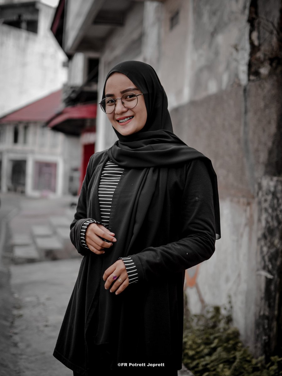 fahru_r10's tweet photo. Tuesday, 18 August
In Frame : @liiza_ib
@fr_potrett_jeprett
FG: @fahru_r10
_______
More info: 0821-6666-4761
_______
#frpotrettjeprett #frentertainment #hunting #wedding #akadnikah #prewedding #tebingtinggi #medan #photographer #art https://t.co/rEvLM49ACC